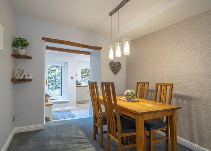 Laburnum Cottage - Windermere Town Centre, With Parking